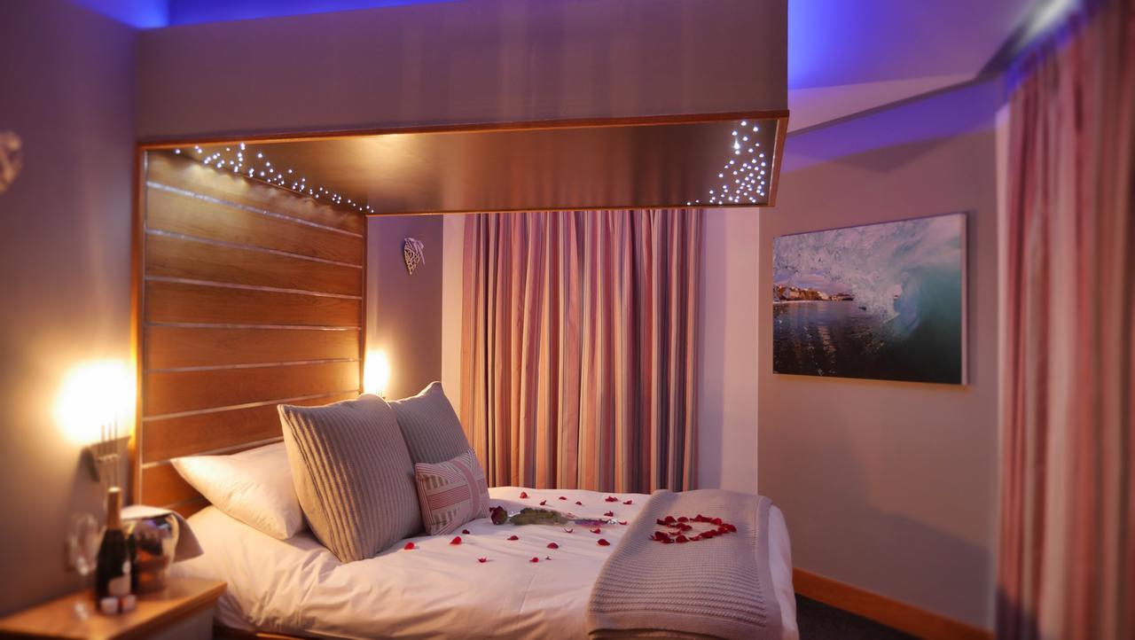 The Oceanic Luxury Aparthotel Falmouth Kültér fotó